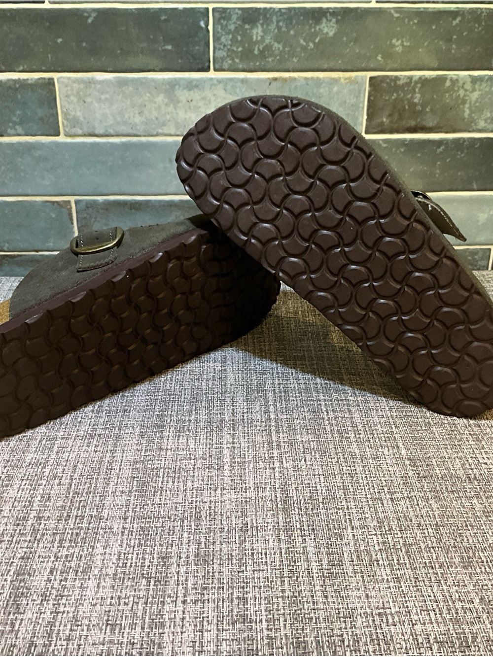 Cushionaire Canoe Suede Clogs In Khaki Women’s Size 8M - NEW - Picture 15 of 16